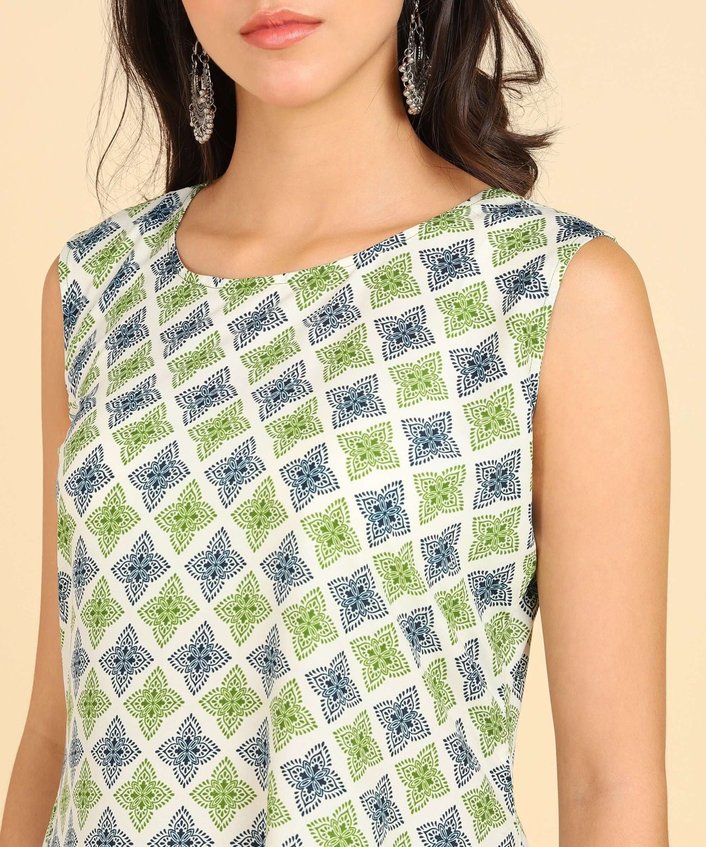 Women's Casual Wear Sleeveless Round Long Kurtis